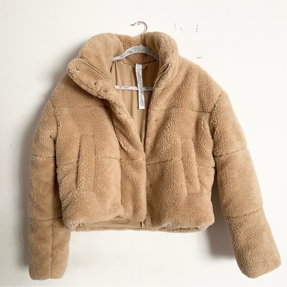 Alo Yoga Sherpa Snow Angel Puffer Camel M - Picture 10 of 15